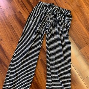 Black and white stretch lounge pants